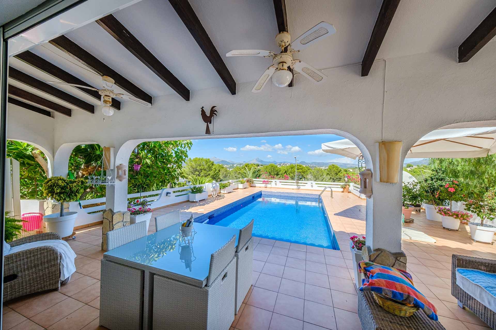 Well maintained villa in a quiet residential area