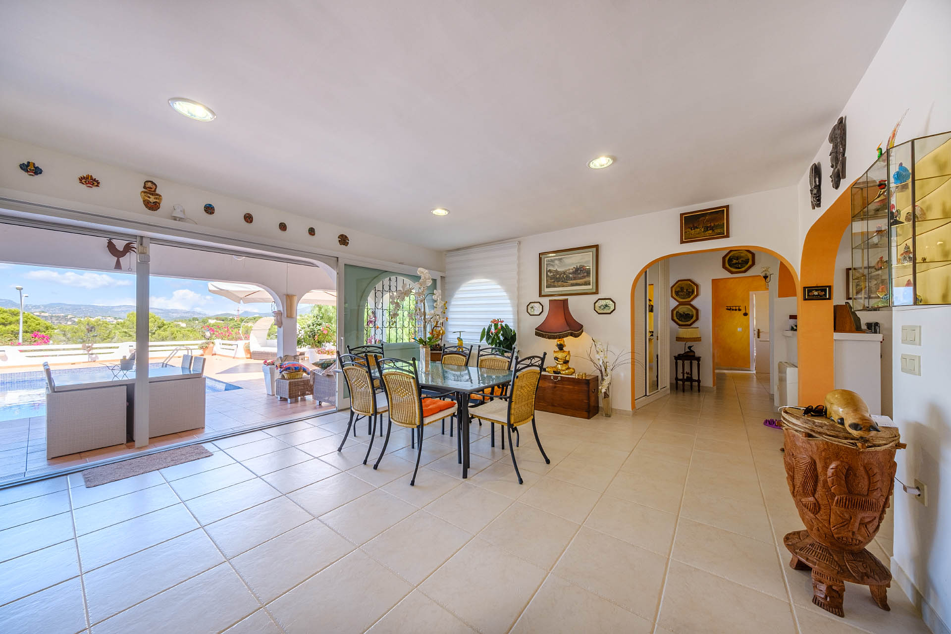 Well maintained villa in a quiet residential area