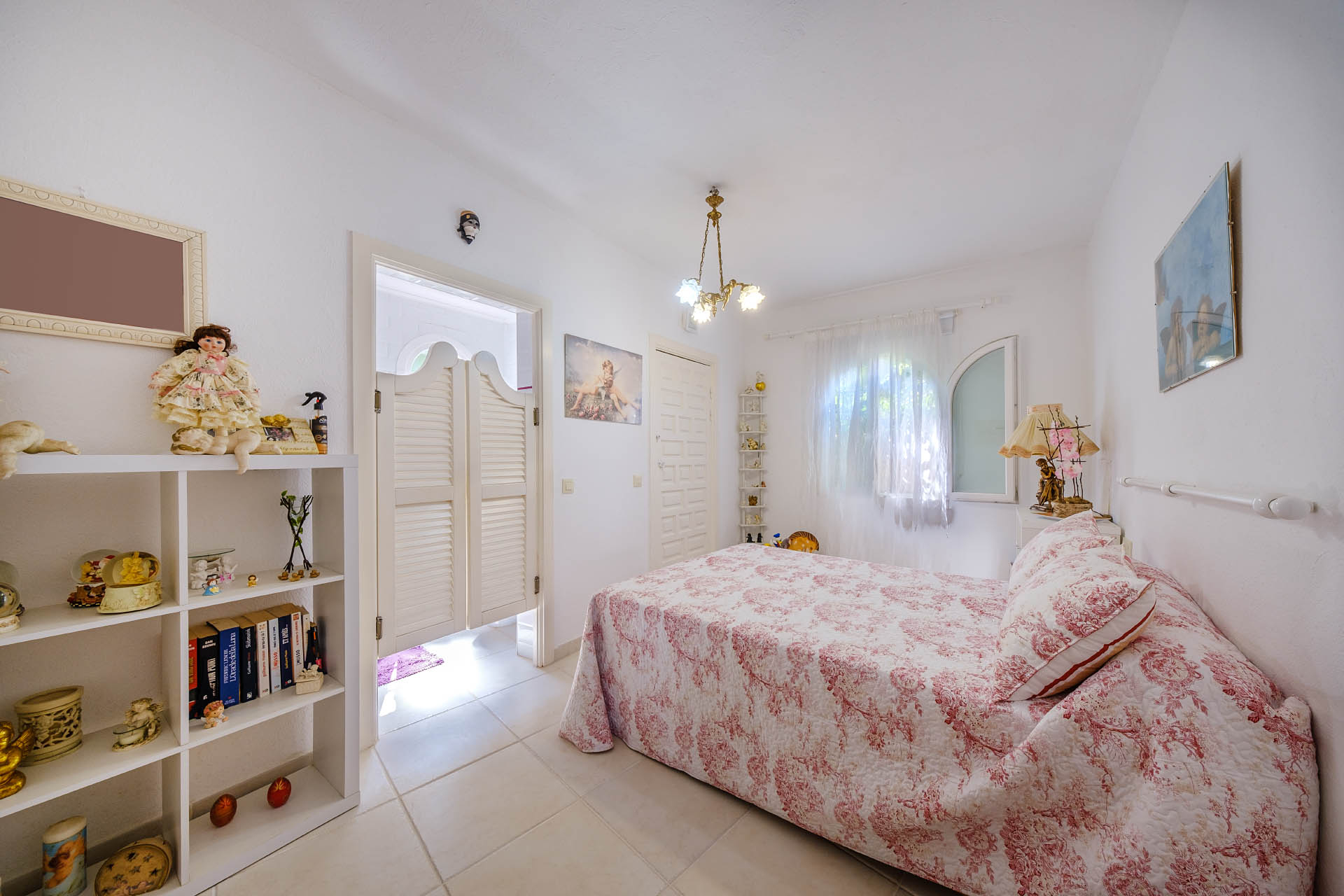 Well maintained villa in a quiet residential area