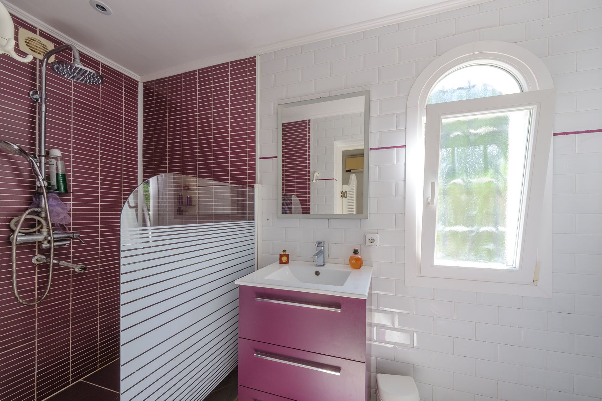 Well maintained villa in a quiet residential area