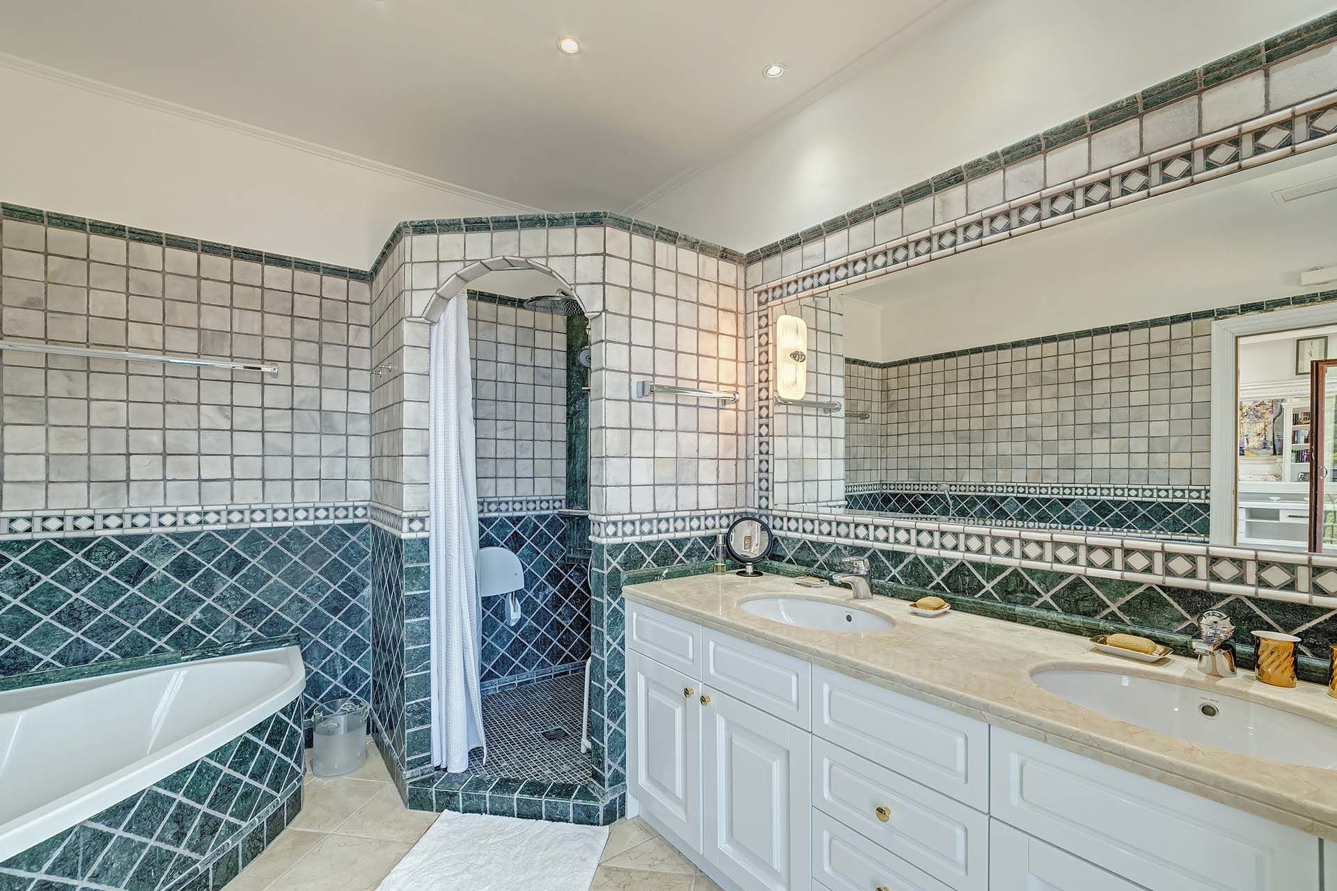 Badezimmer 1