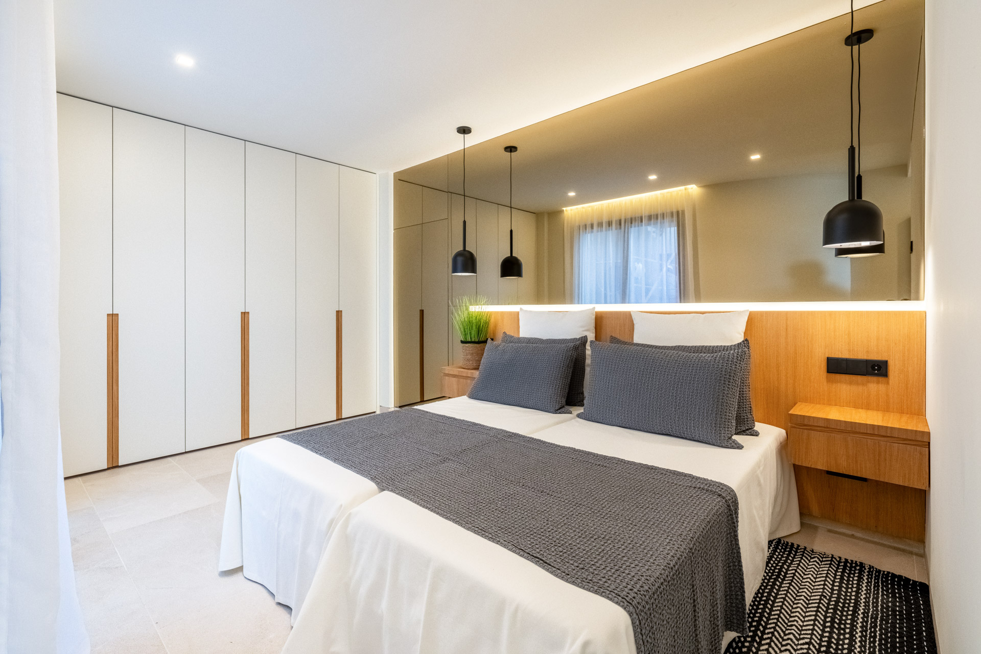 Schlafzimmer 1