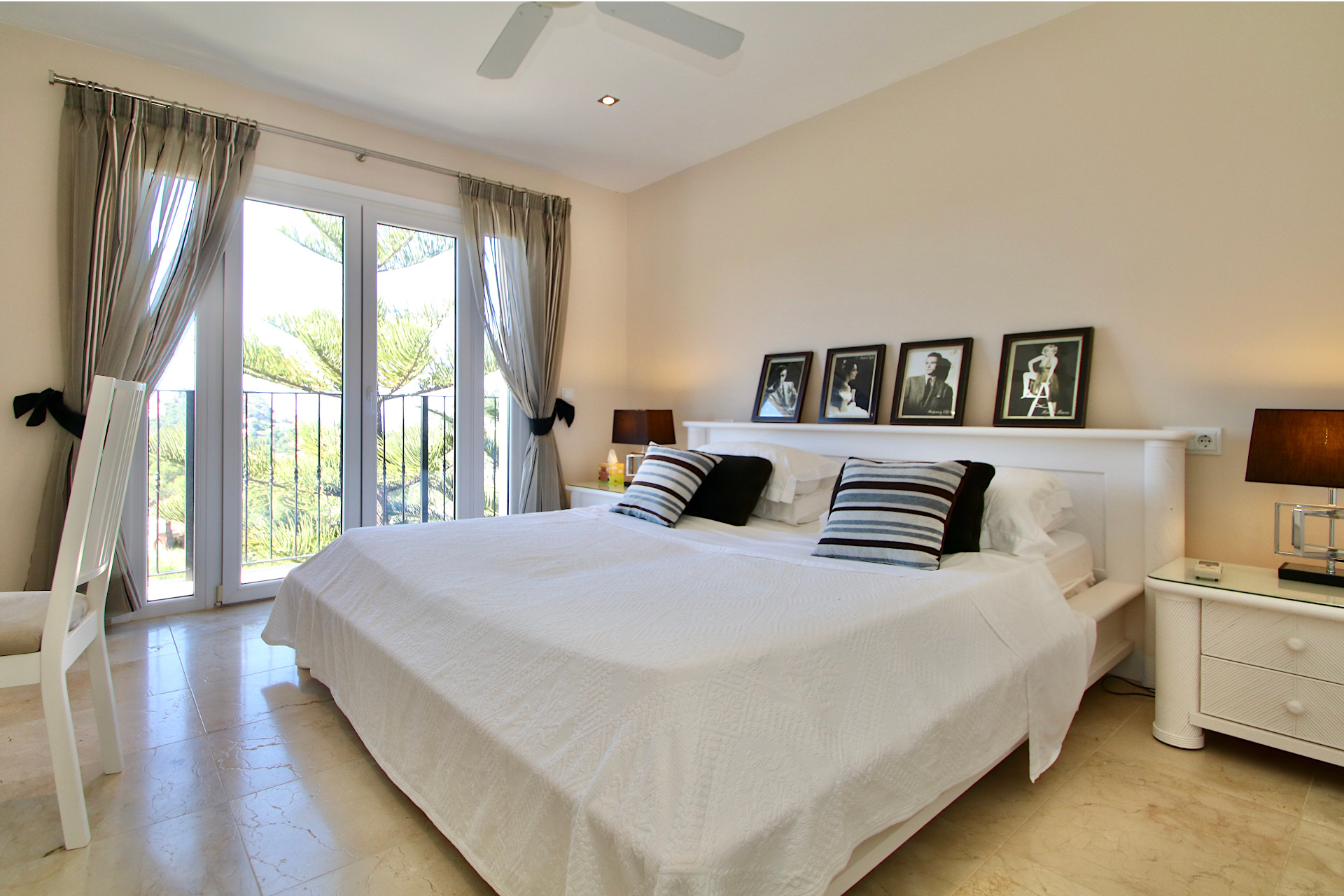Spacious 4 bedroom villa with sun terraces, pool, and panoramic sea views