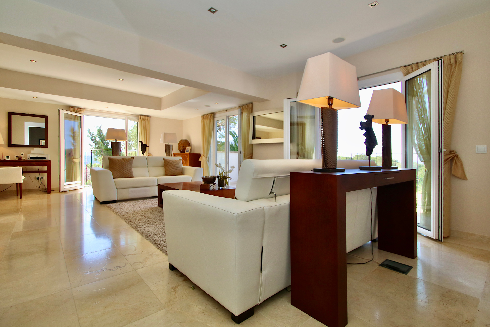 Spacious 4 bedroom villa with sun terraces, pool, and panoramic sea views