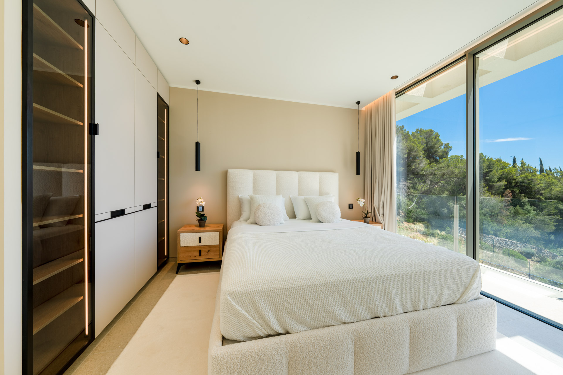 Schlafzimmer 4