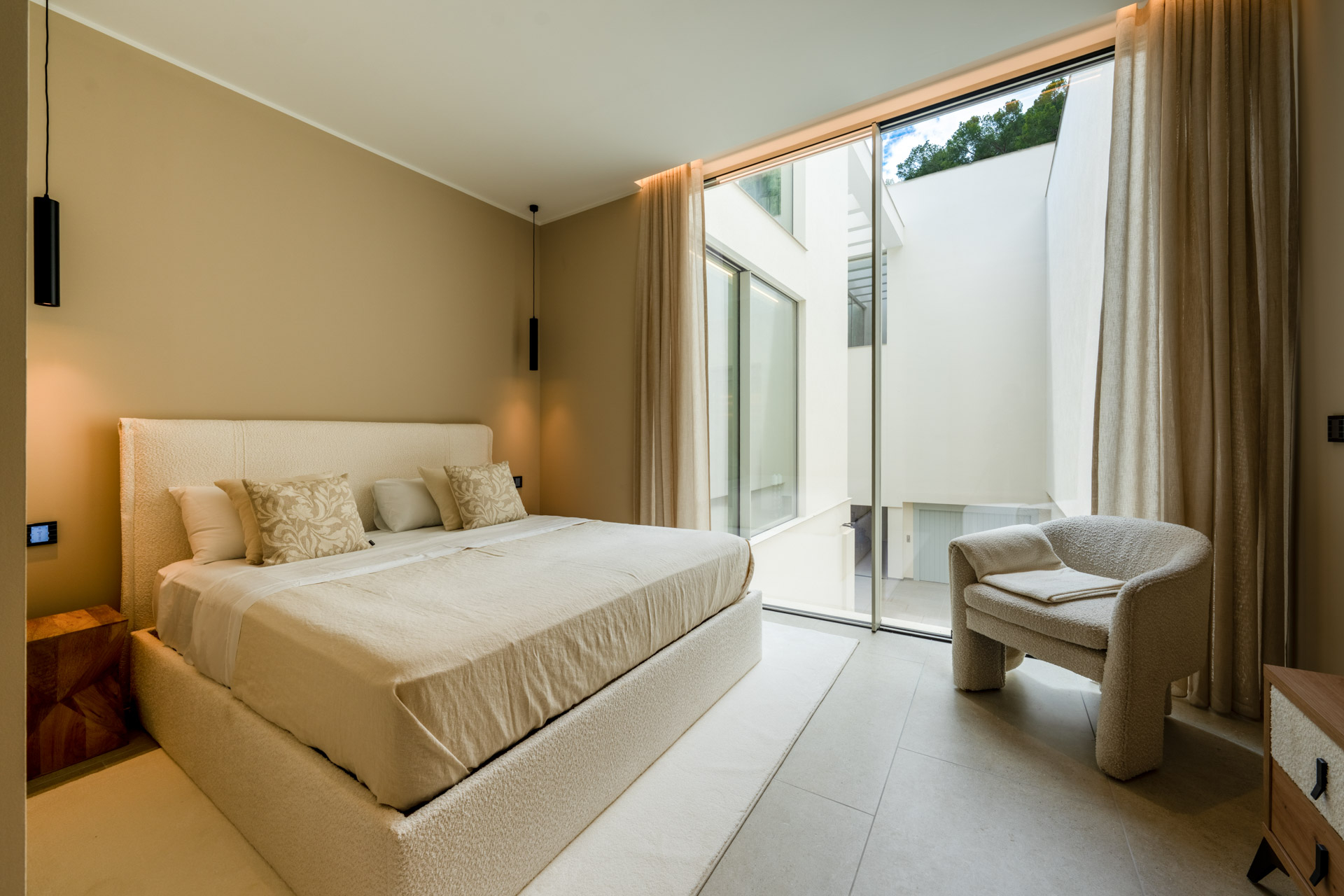 Schlafzimmer 1 im EG