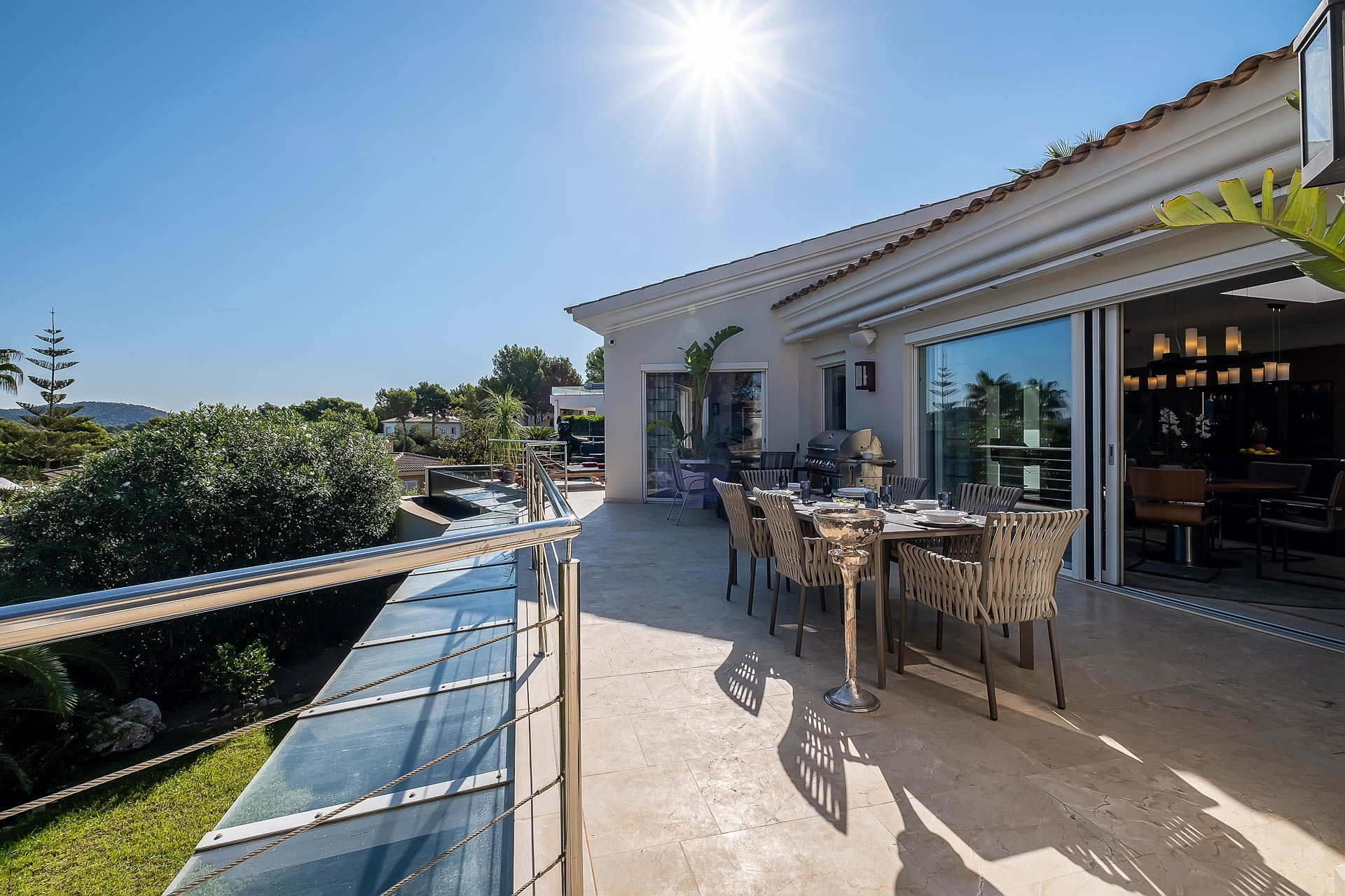 Offener Terrassenbereich