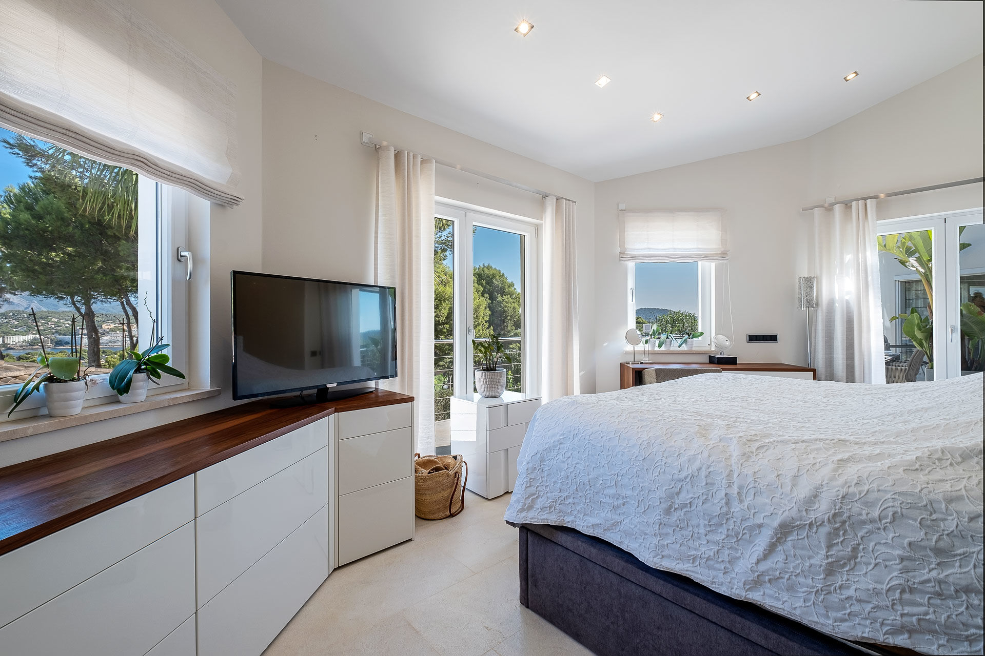 Schlafzimmer 1