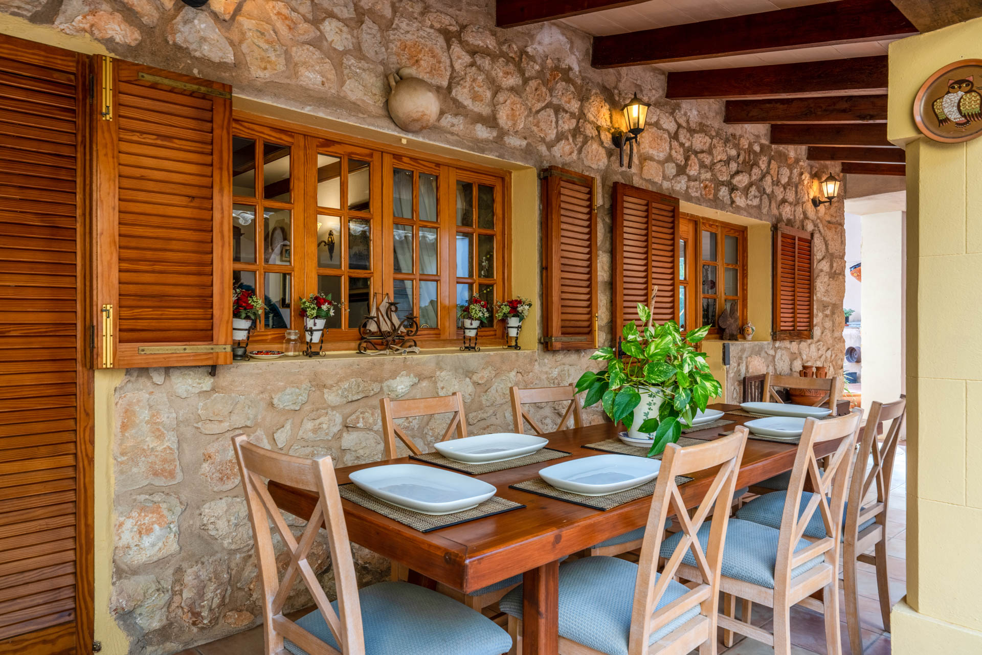 Terrasse mit Essbereich