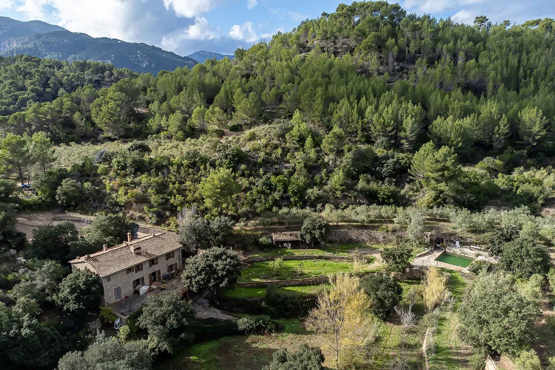 Preciosa finca con licencia de alquiler vacacional en entorno de ensueño en Esporles