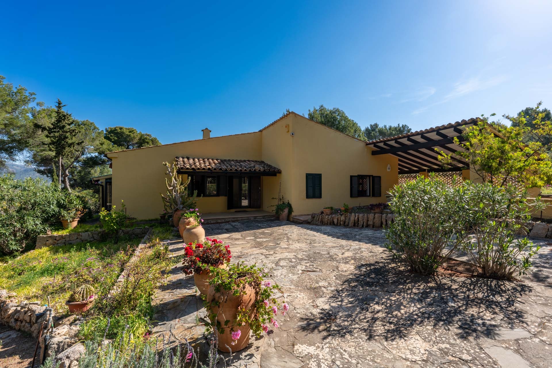 Auténtica finca con gran jardín y mucho potencial en Port Andratx