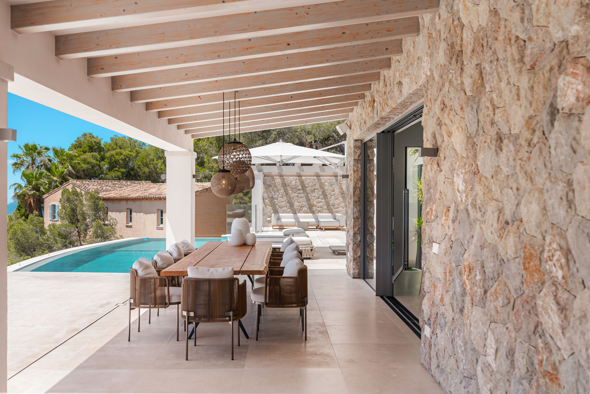 Terrasse mit Essbereich