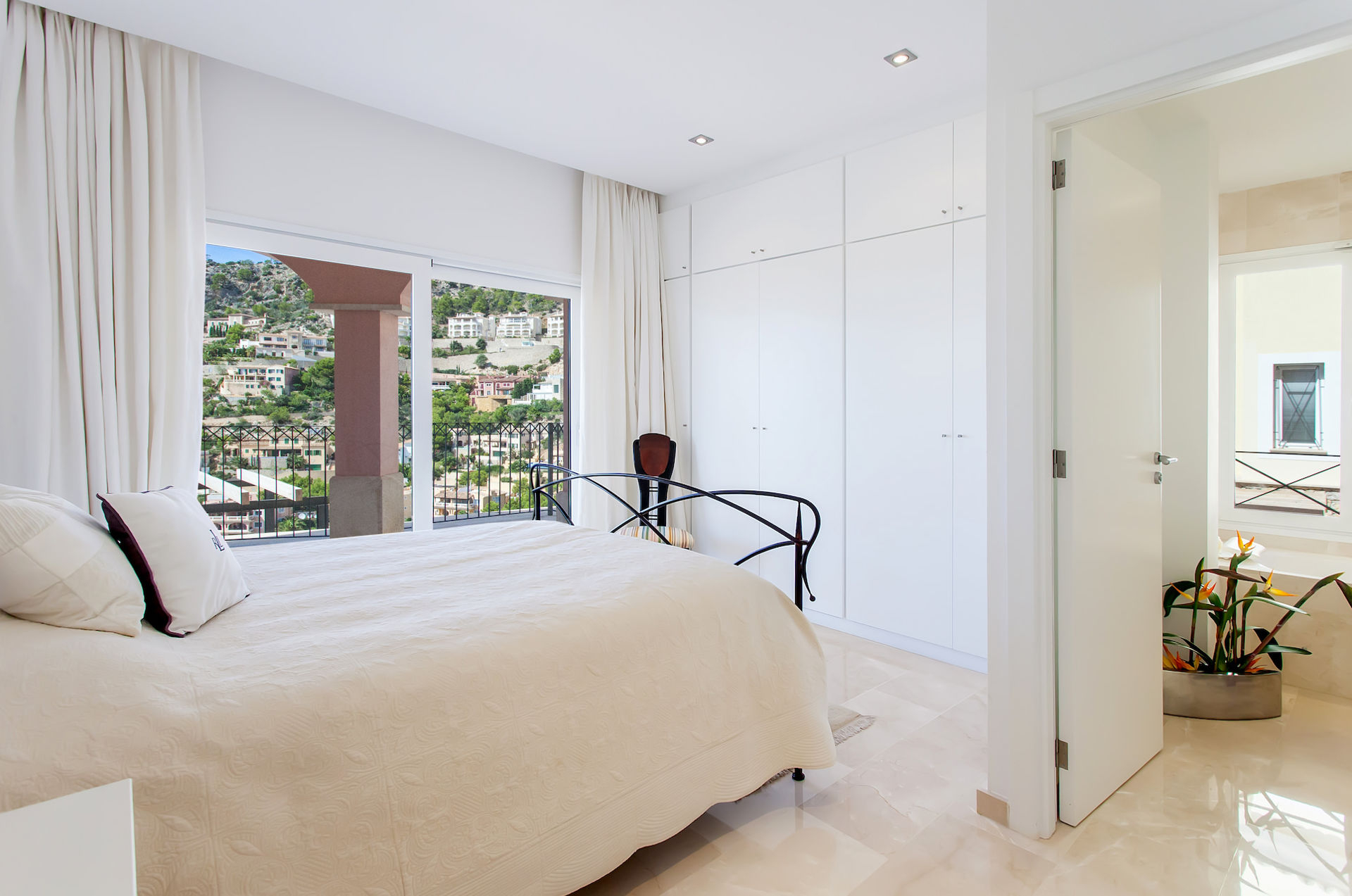 Schlafzimmer 2