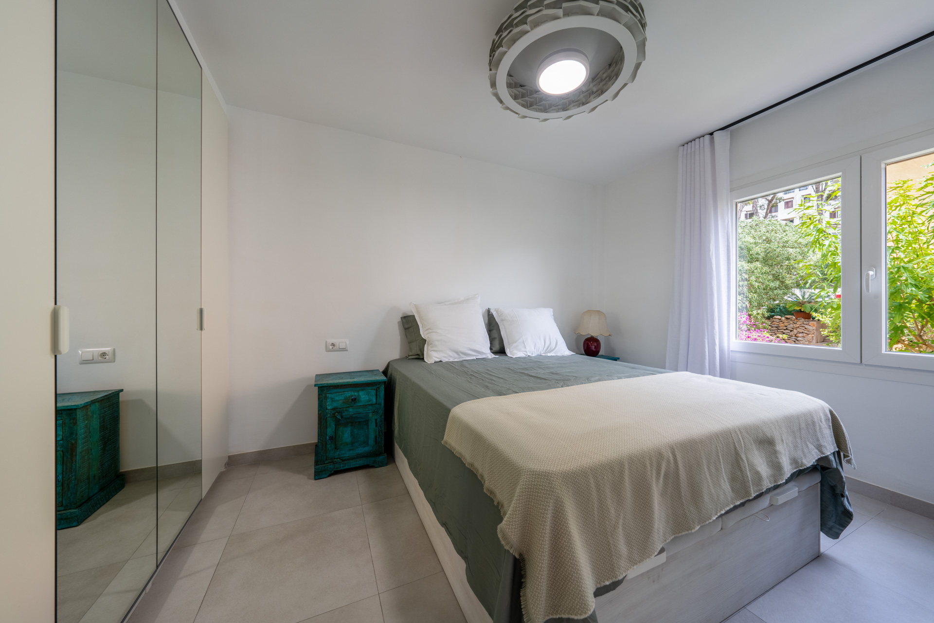 Schlafzimmer 1