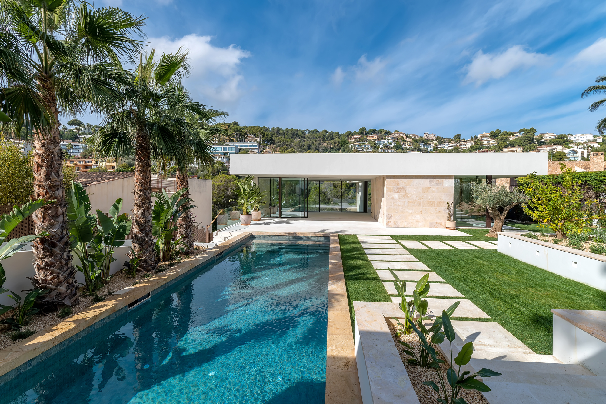 Elegante villa de nueva construcción
