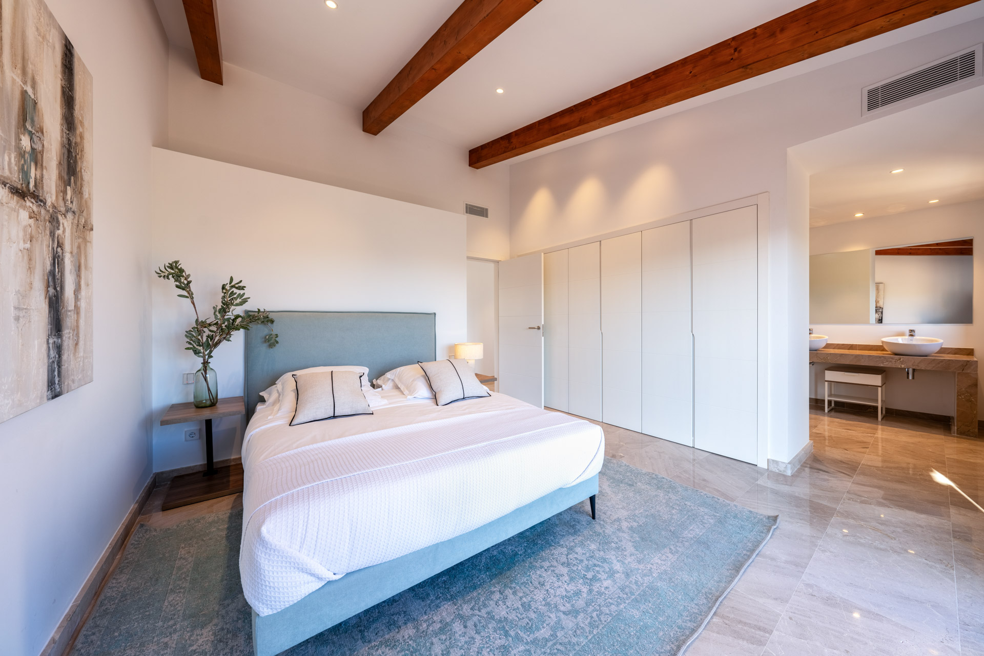 Schlafzimmer 4