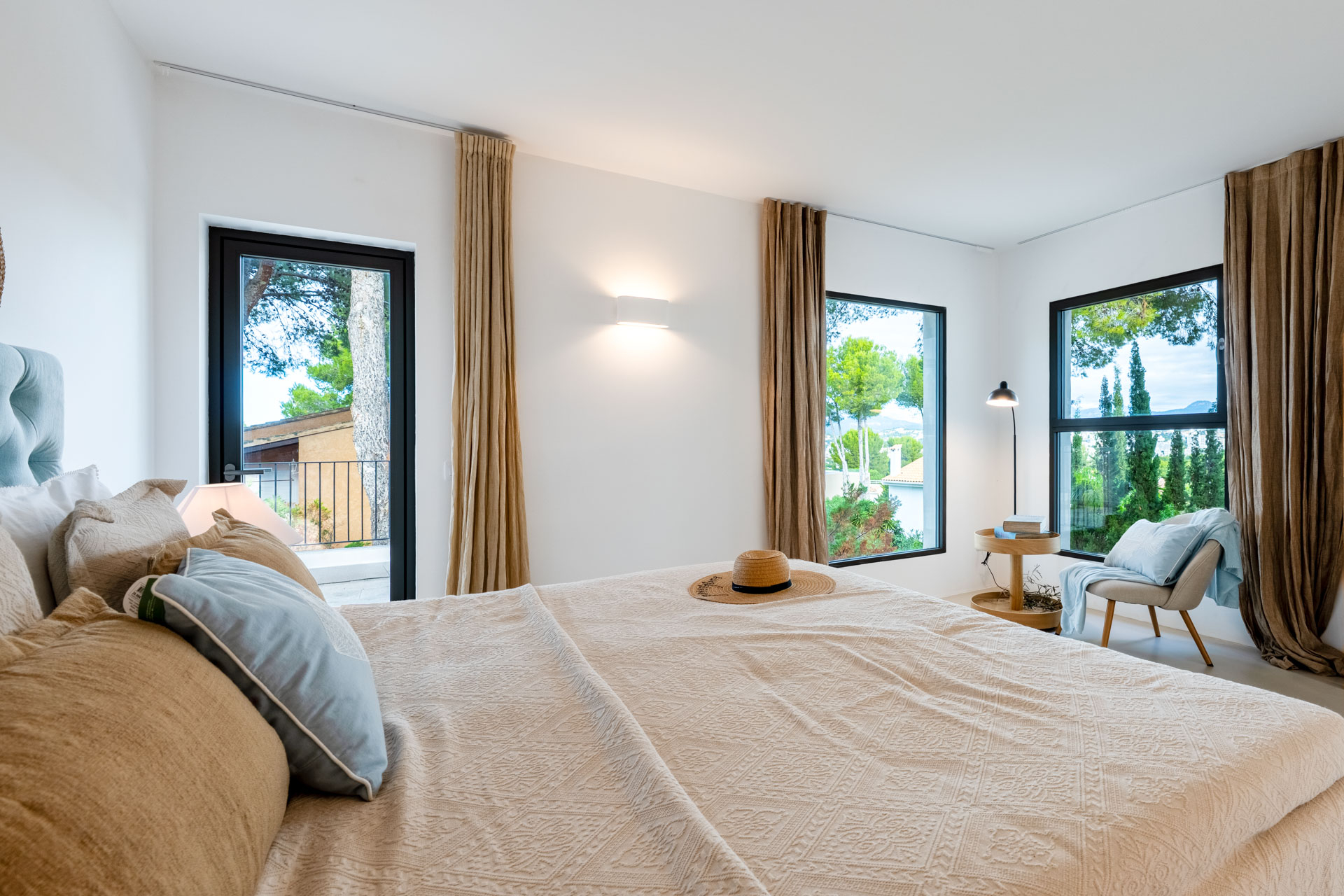 Schlafzimmer 1