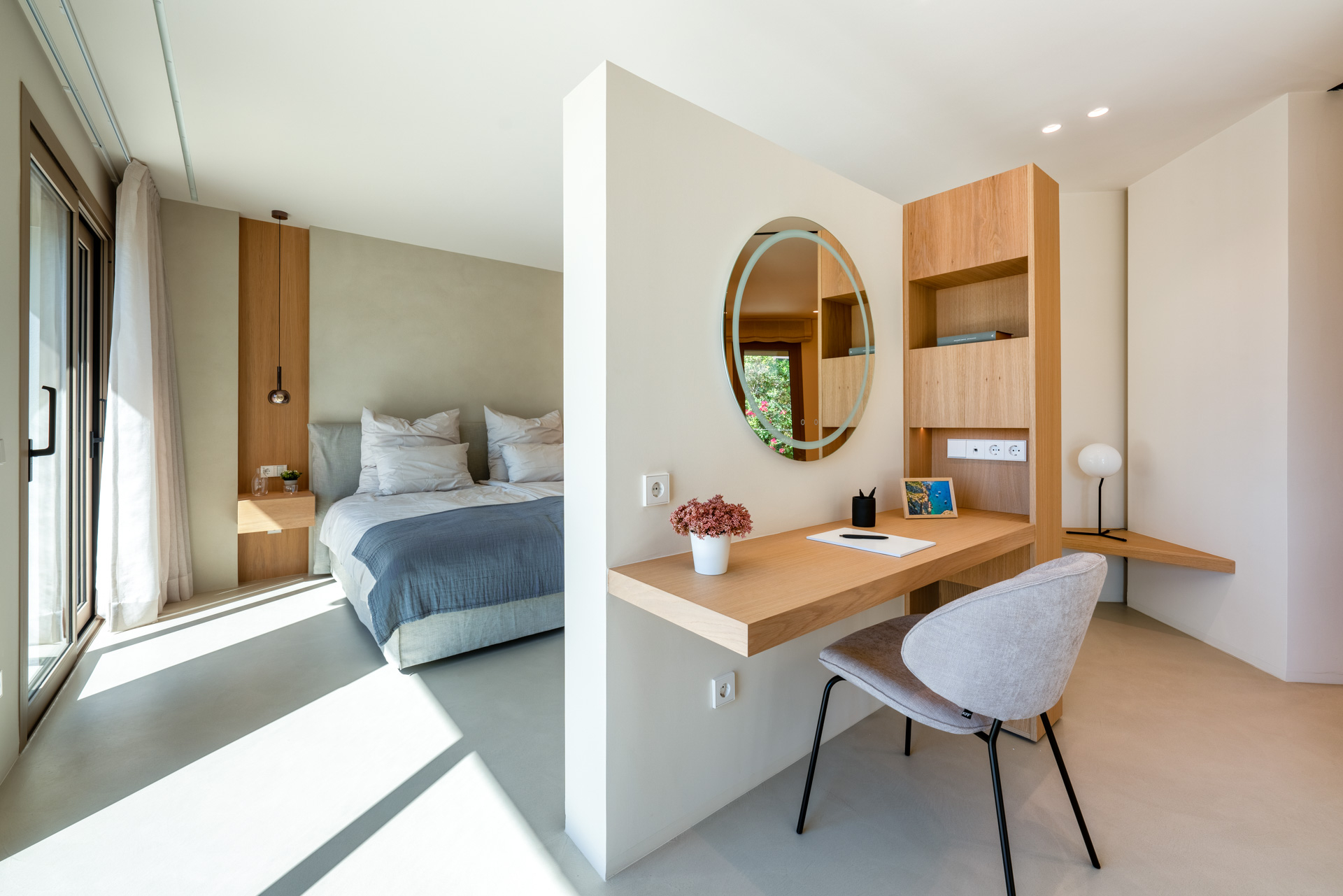 Schlafzimmer 1