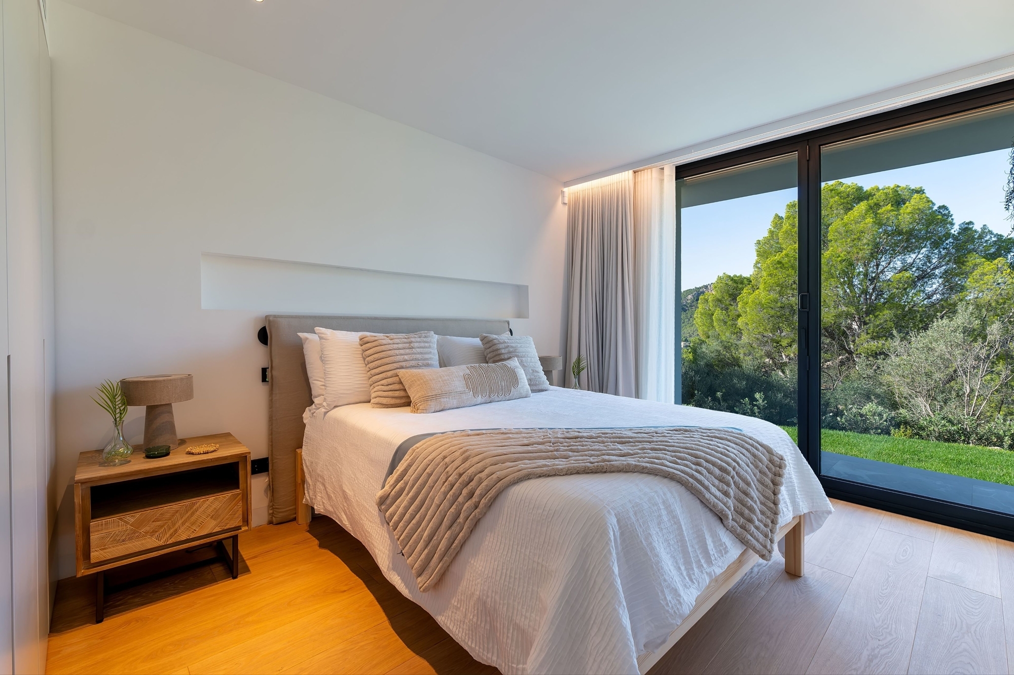 Schlafzimmer 6