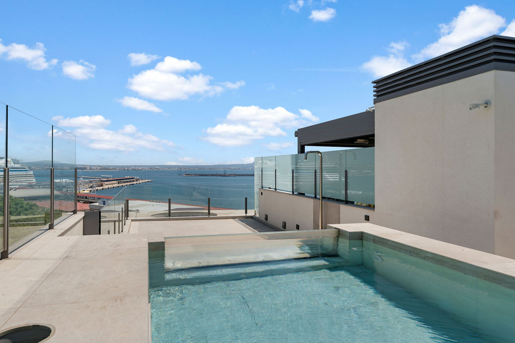 Dachterrasse mit Pool