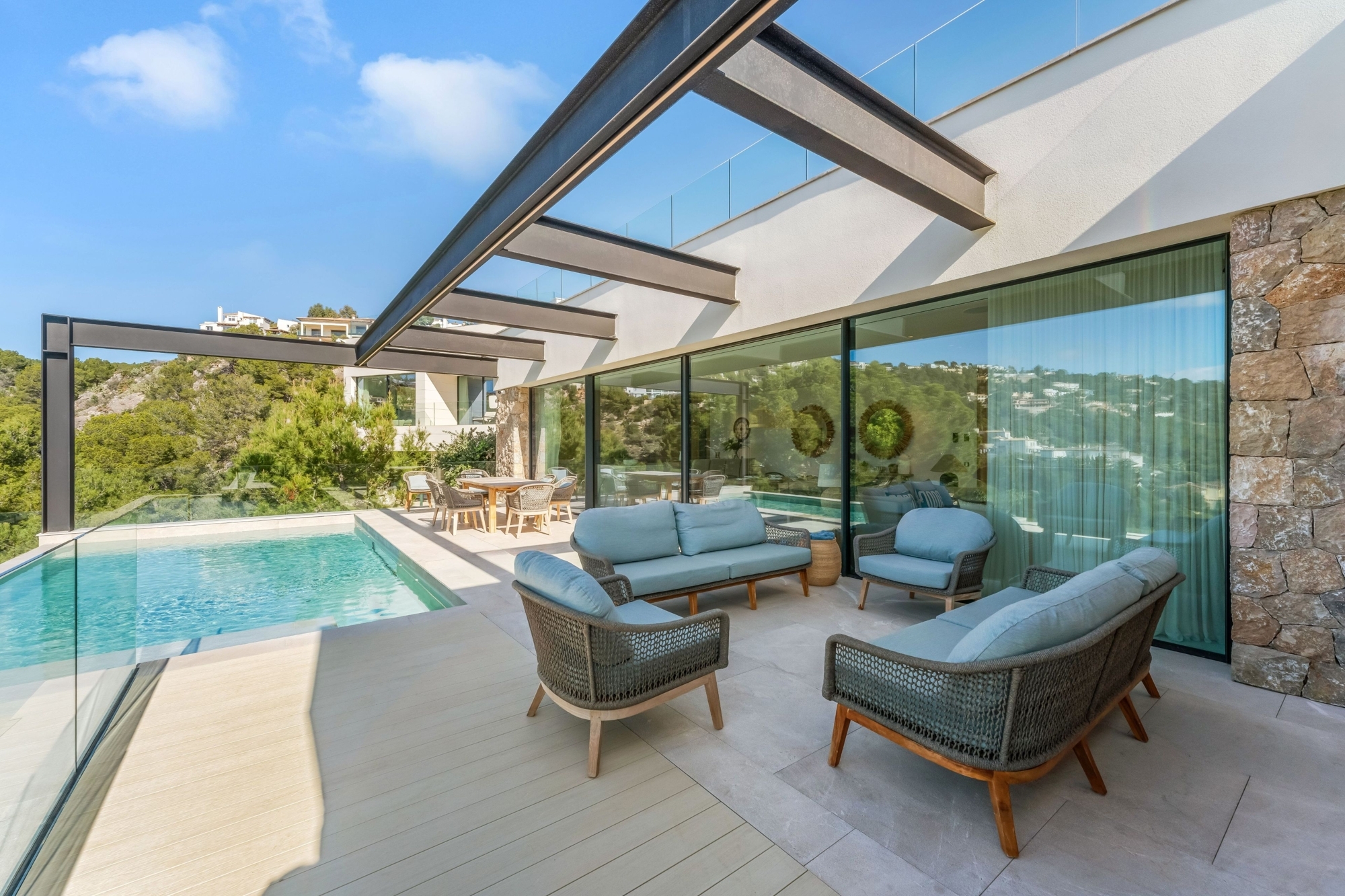 Exclusive new-built villa with panoramic views of the sea and harbour