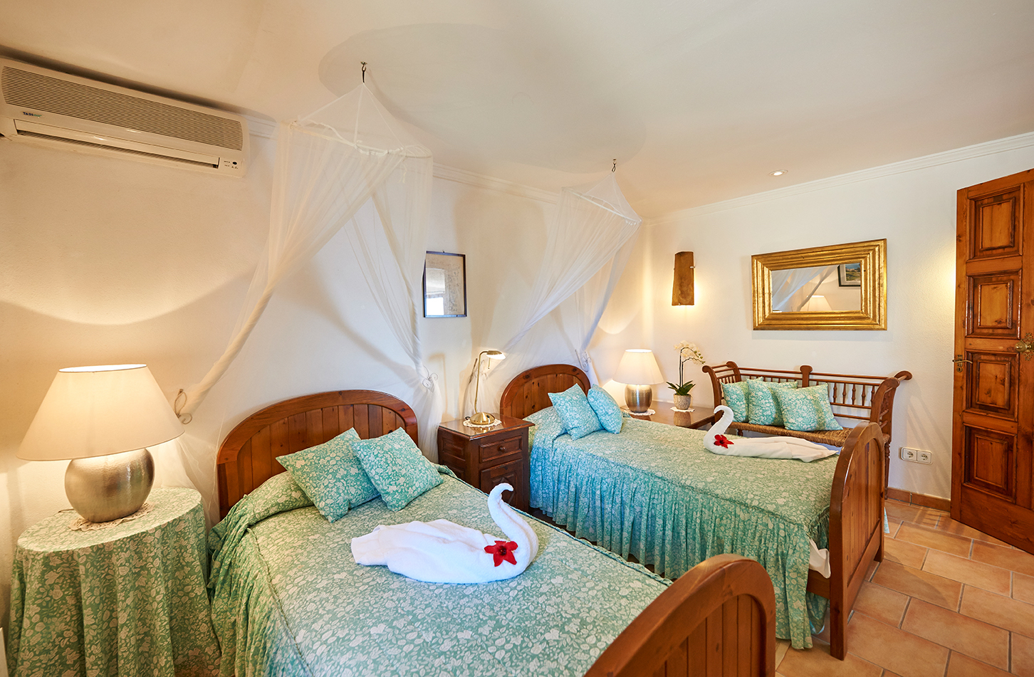 Schlafzimmer 2