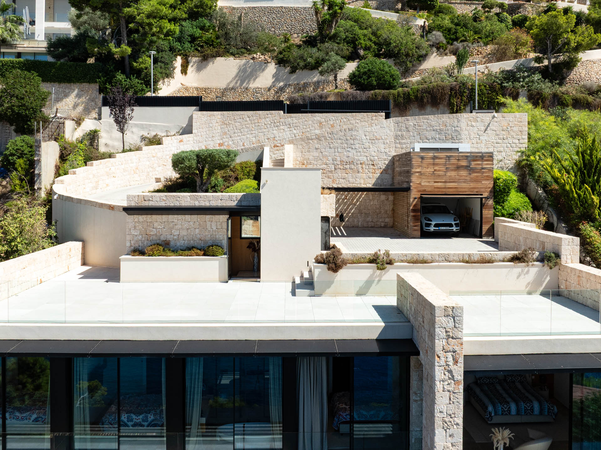 Dachterrasse und Garage