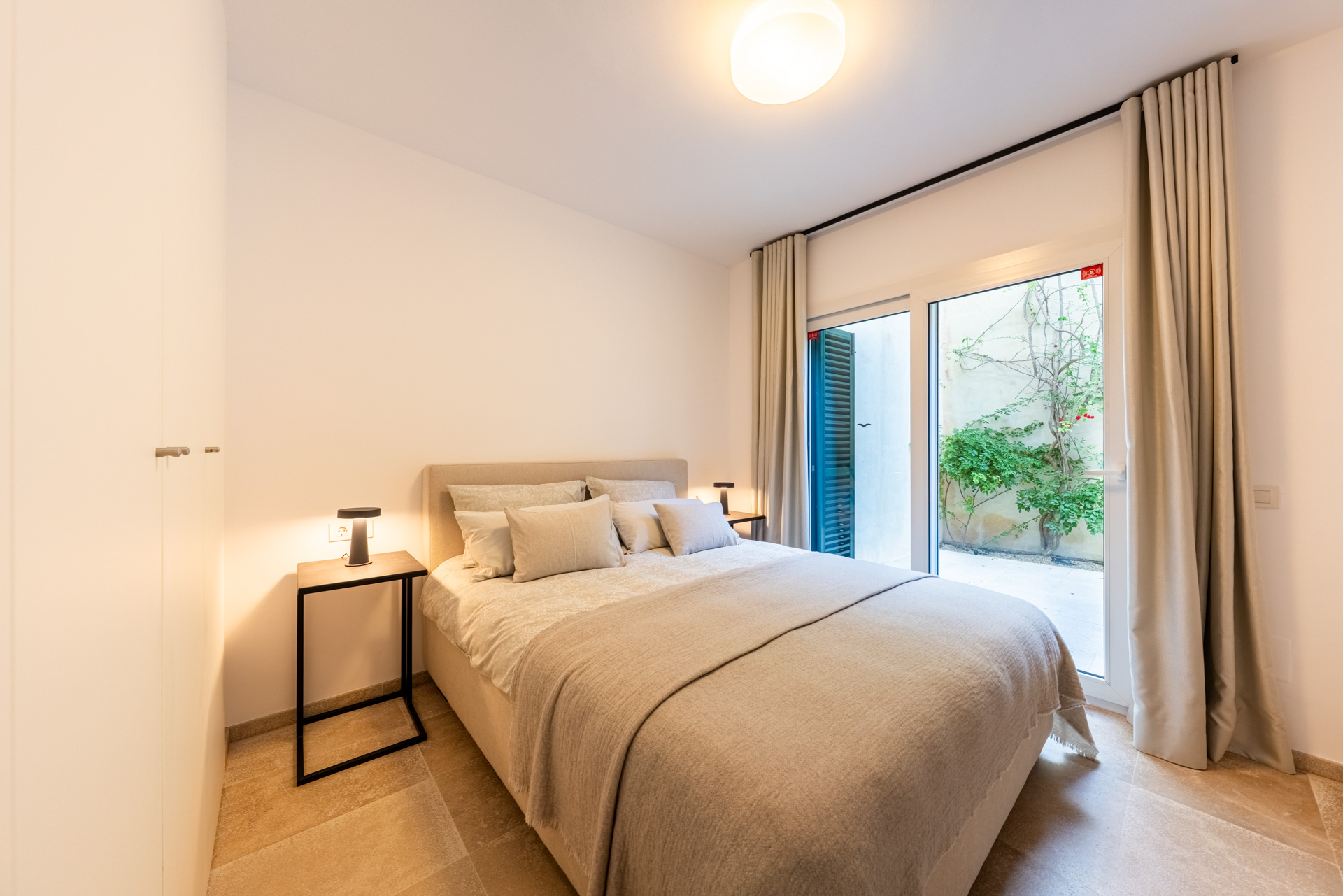 Schlafzimmer 2