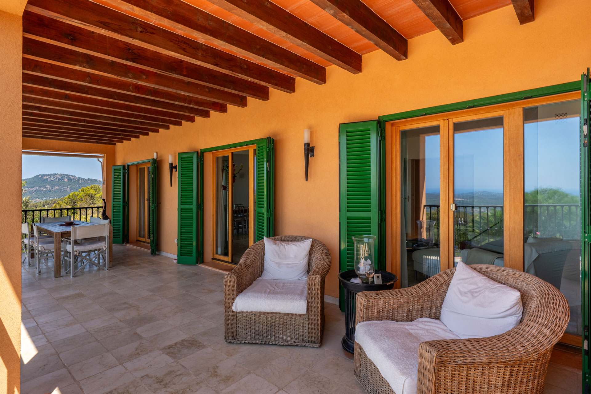 Überdachte Terrasse