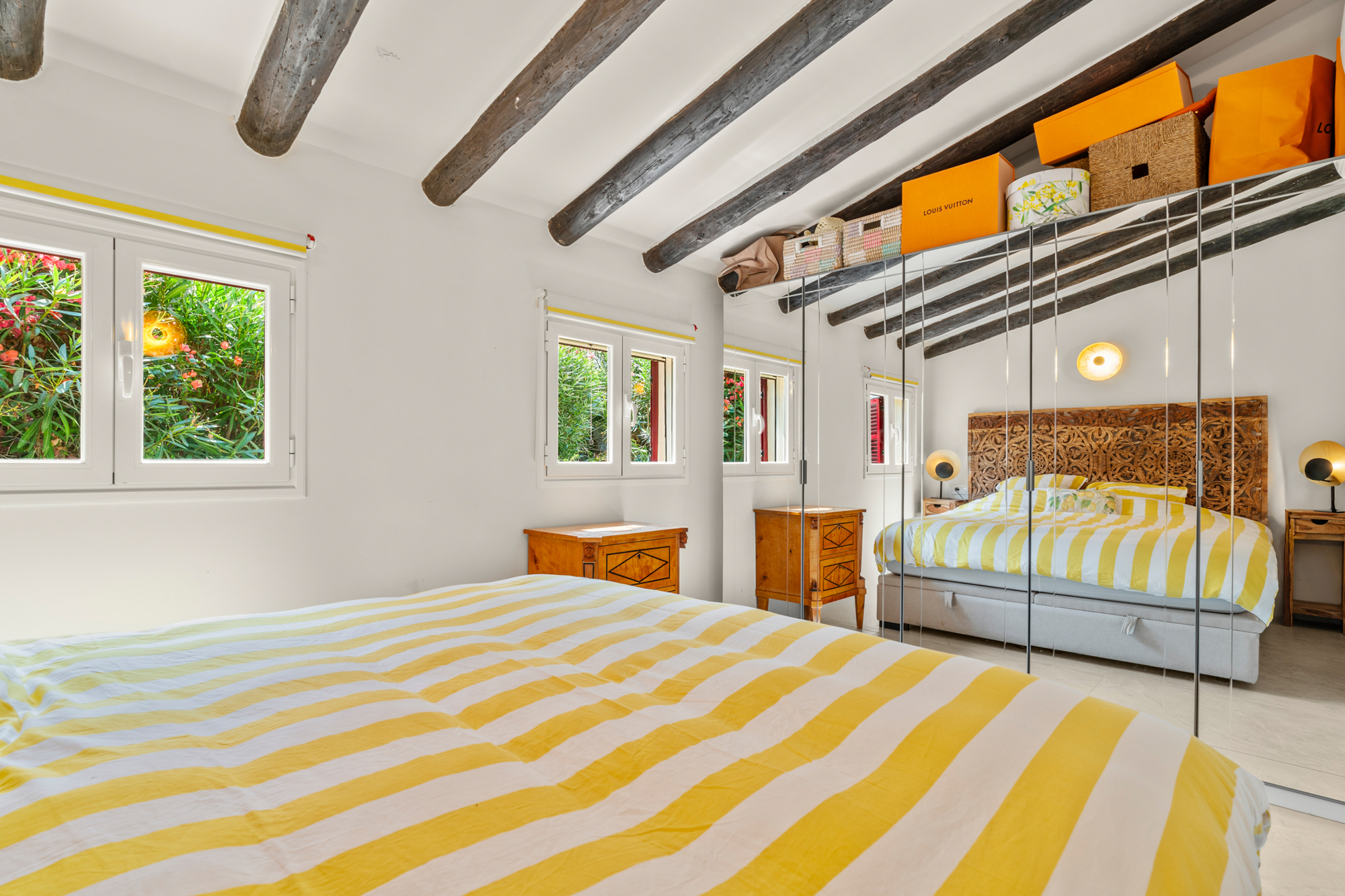 Schlafzimmer 1