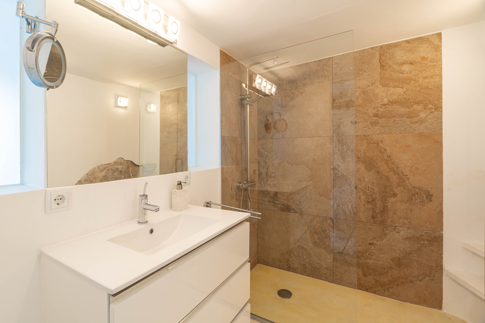 Badezimmer 2