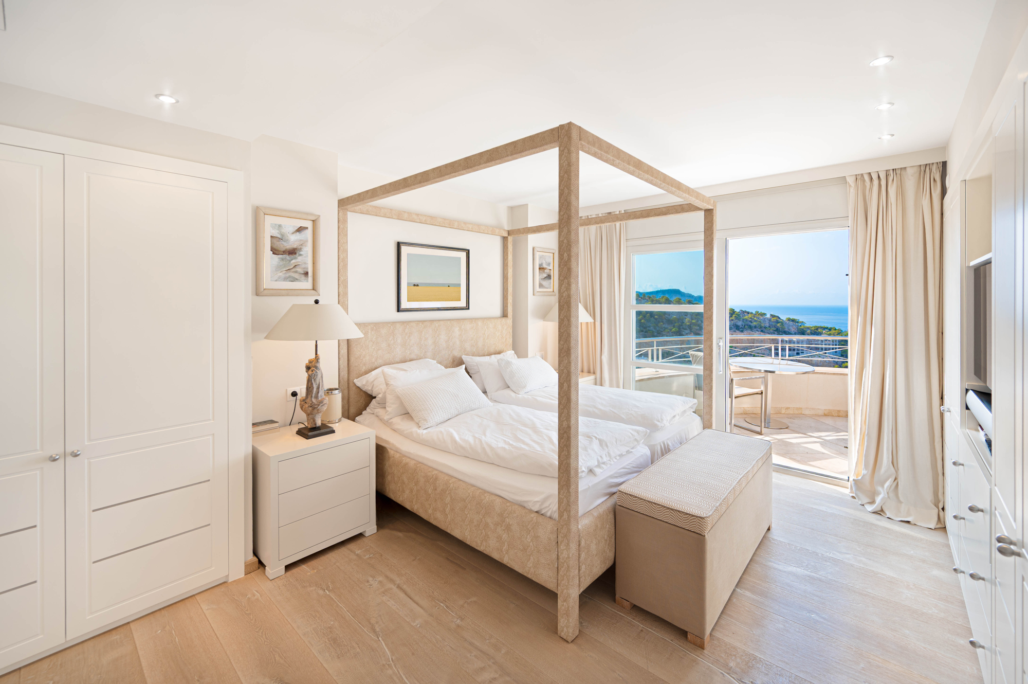 Schlafzimmer 1