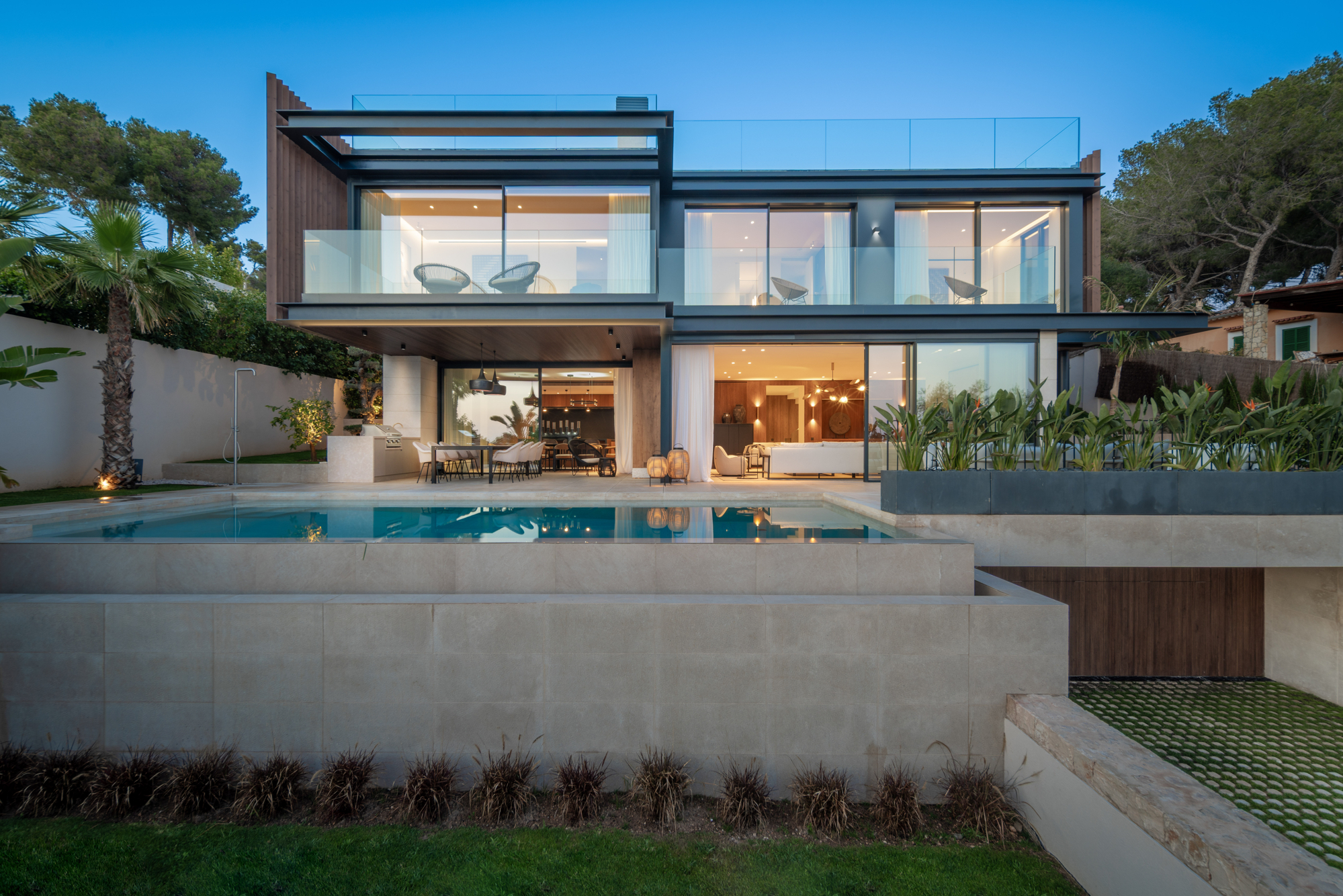 Lujosa villa de nueva construcción con vistas al mar en una codiciada zona residencial