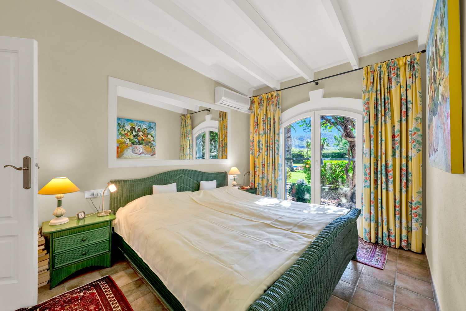 Schlafzimmer 1