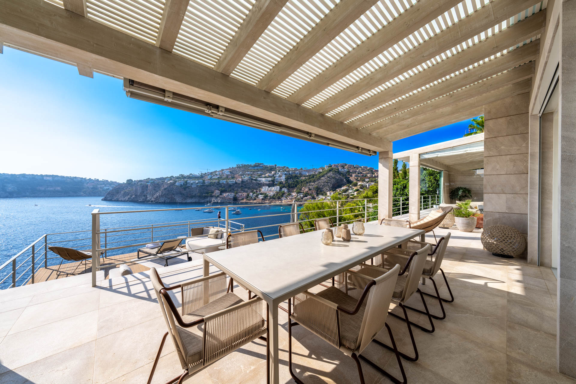 Überdachte Terrasse