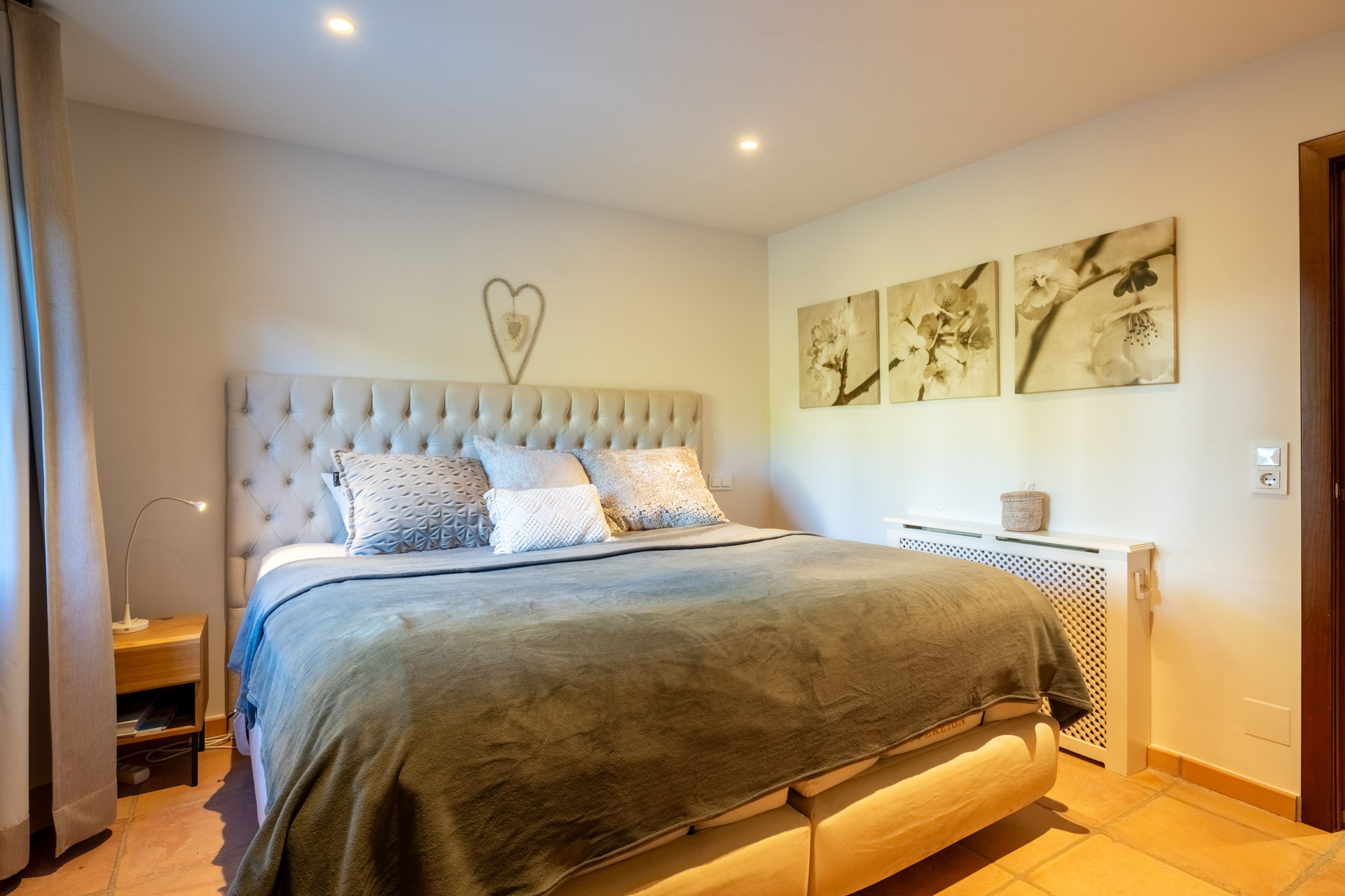 Schlafzimmer 1