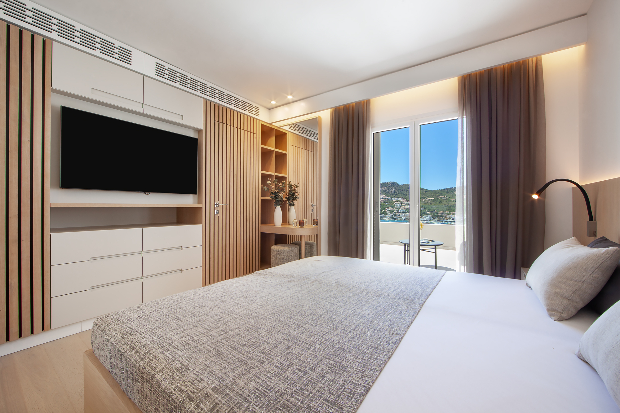 Schlafzimmer 1