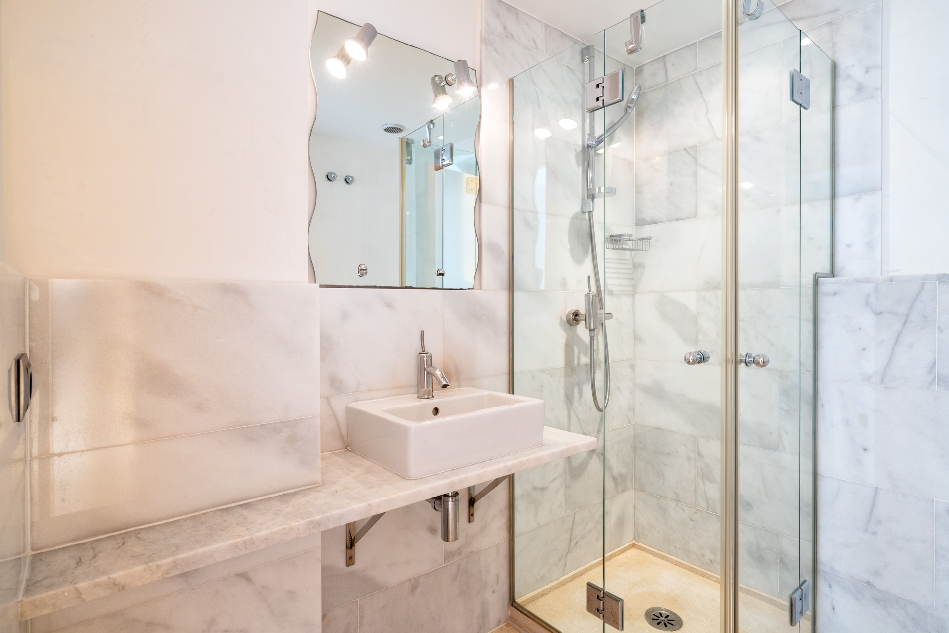 Badezimmer 1