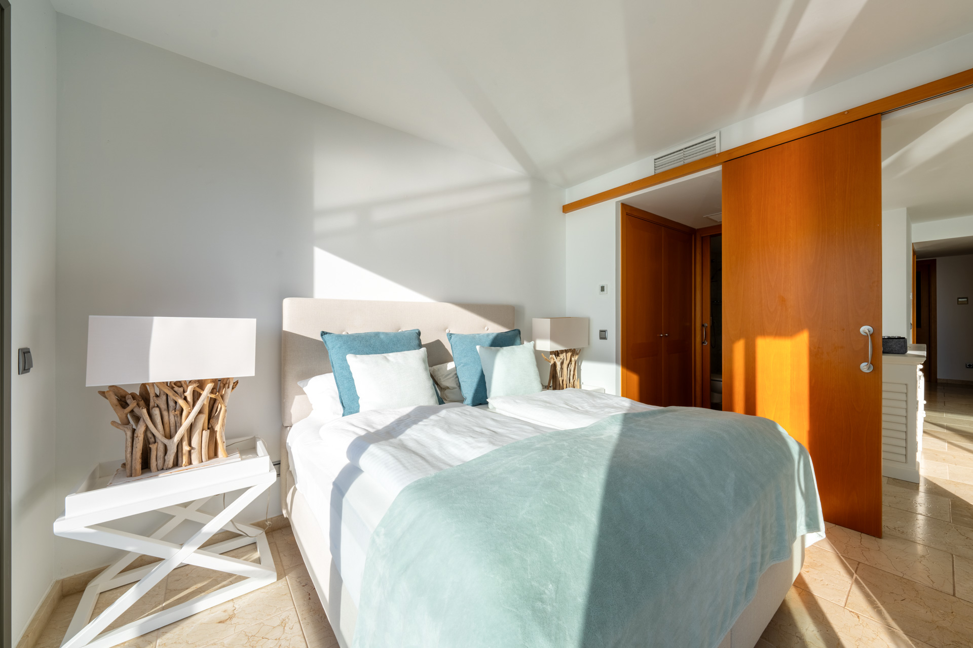 Schlafzimmer 1