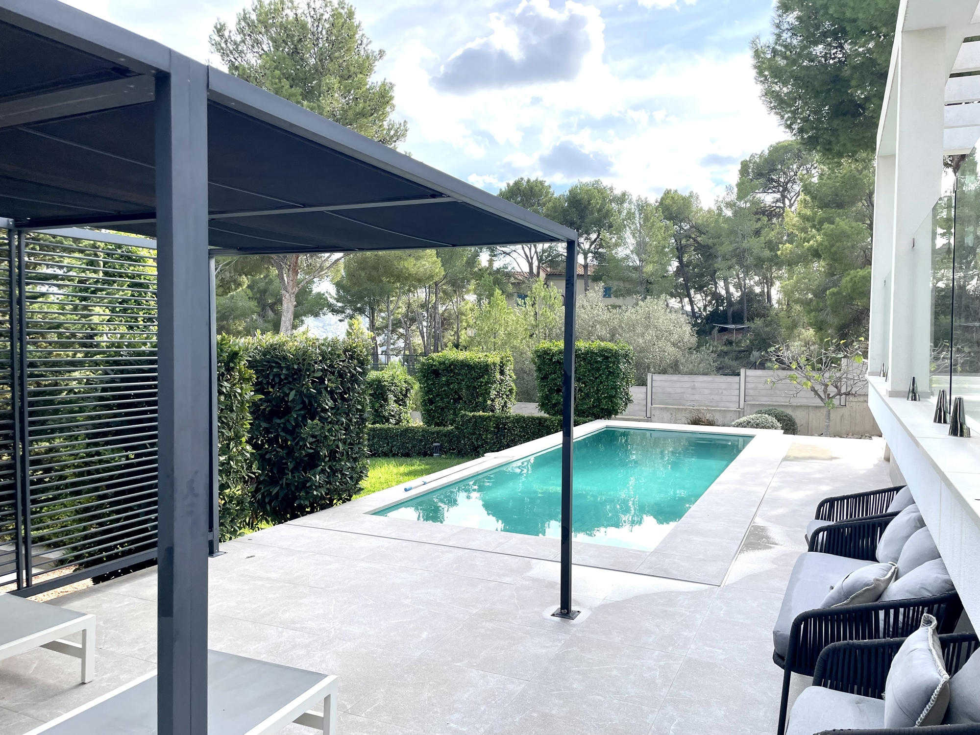 Terrasse und Pool Gästevilla
