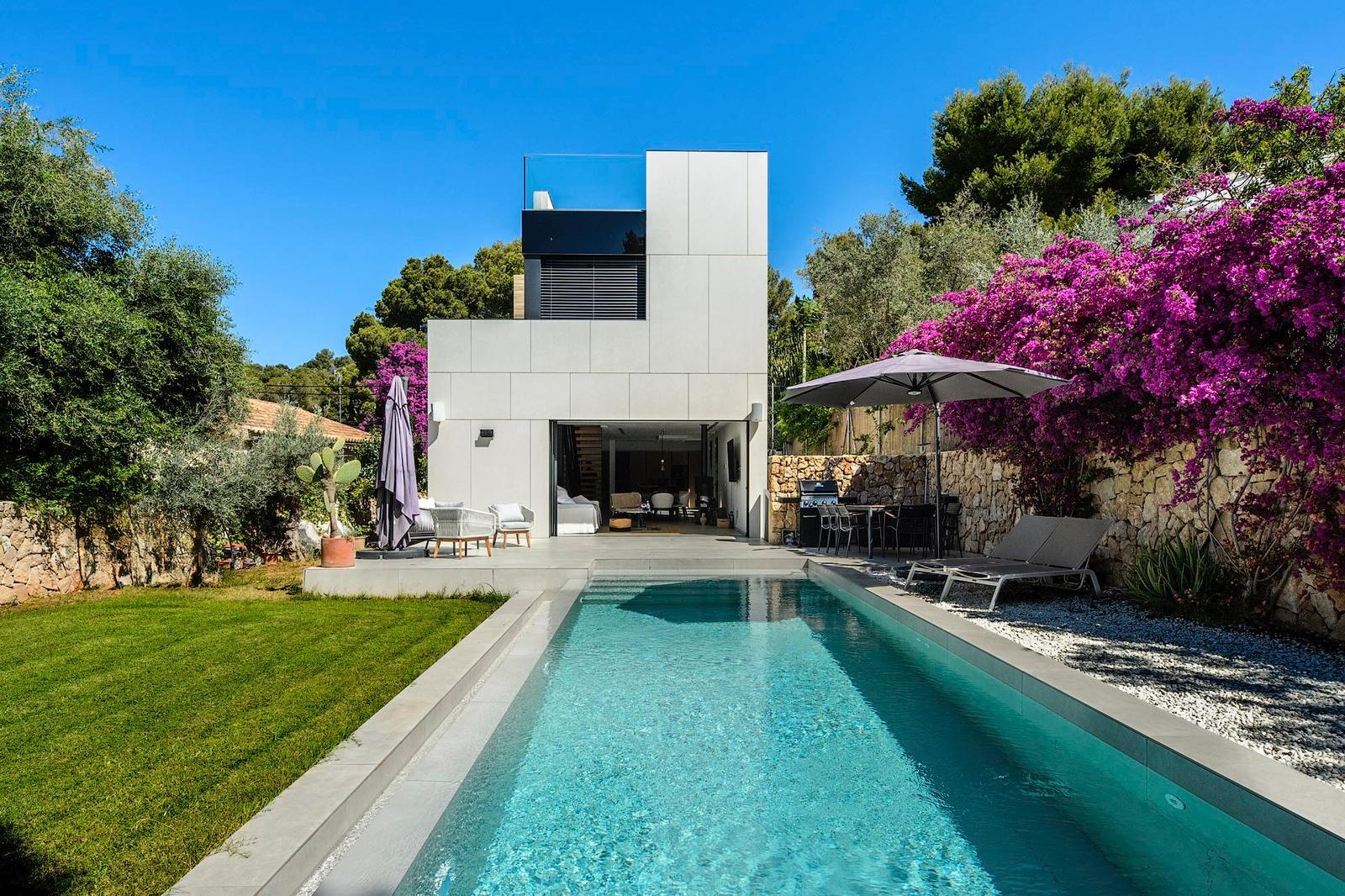 Villa mit Pool und Garten