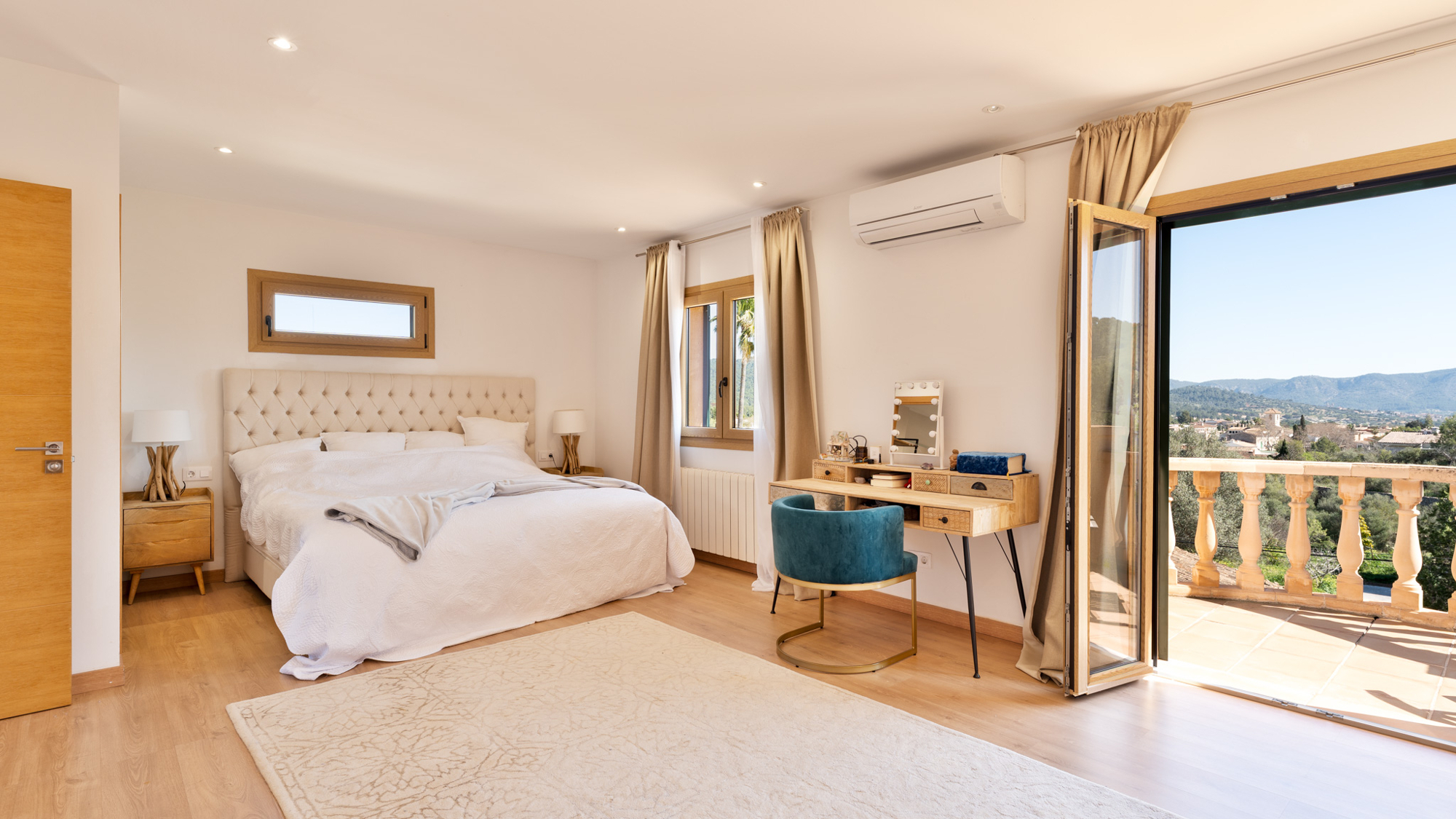 Schlafzimmer 1