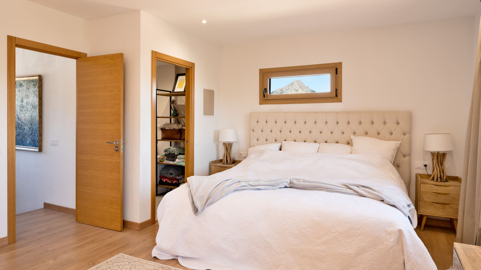 Schlafzimmer 1