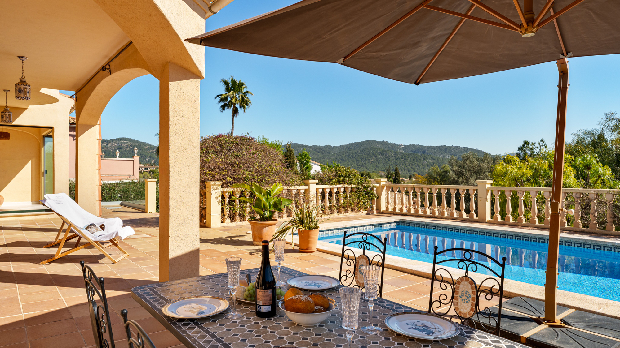 Terrasse und Pool