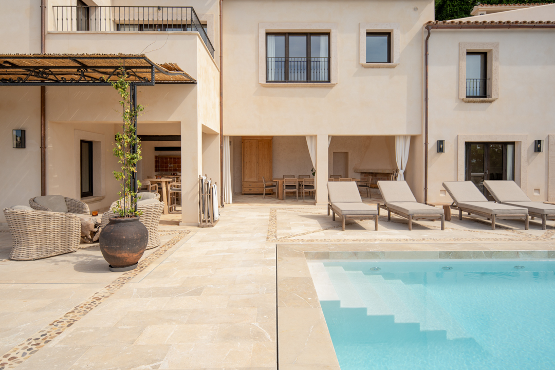 Terrasse und Pool