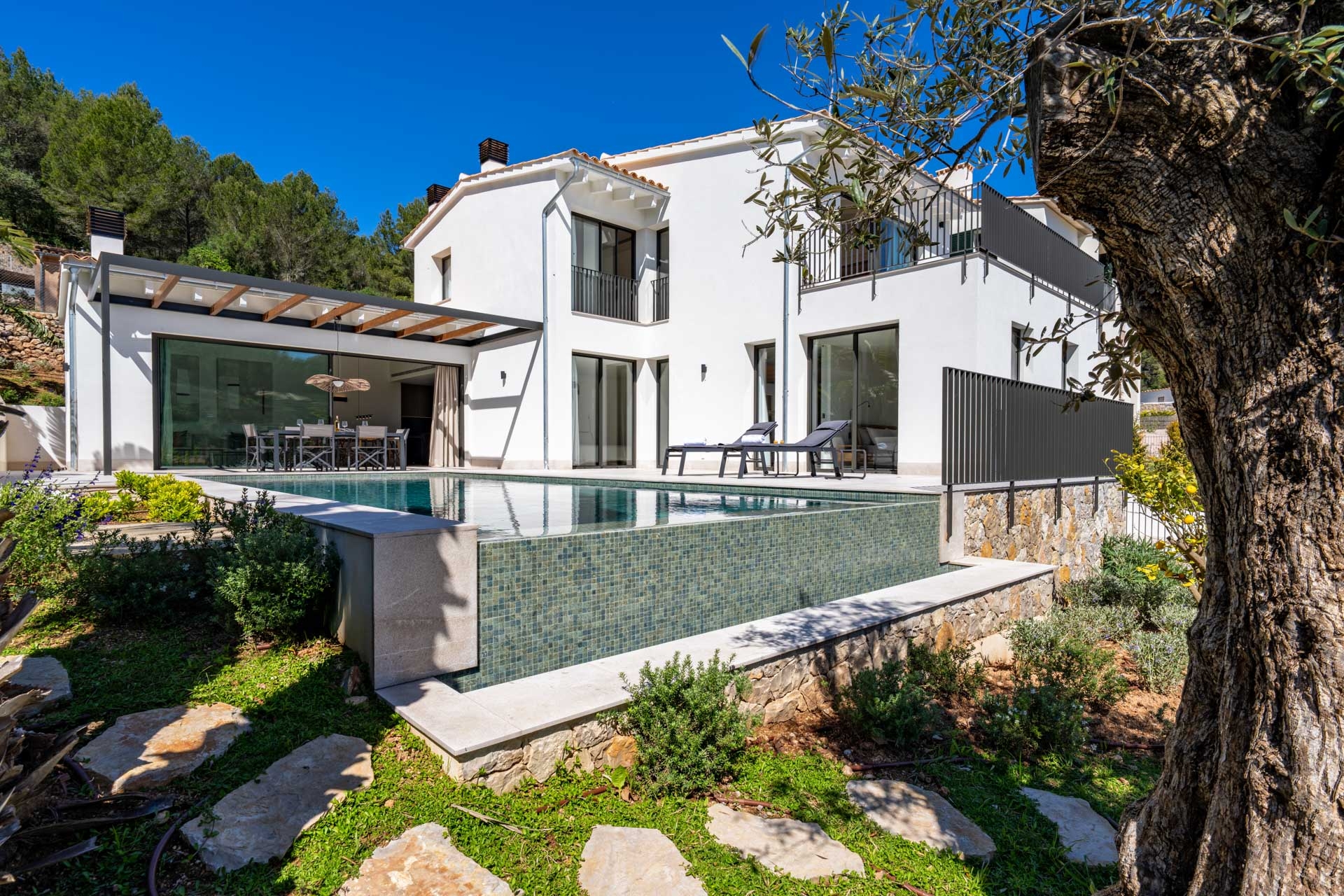 Exclusiva villa de nueva construcción en el corazón de Esporles