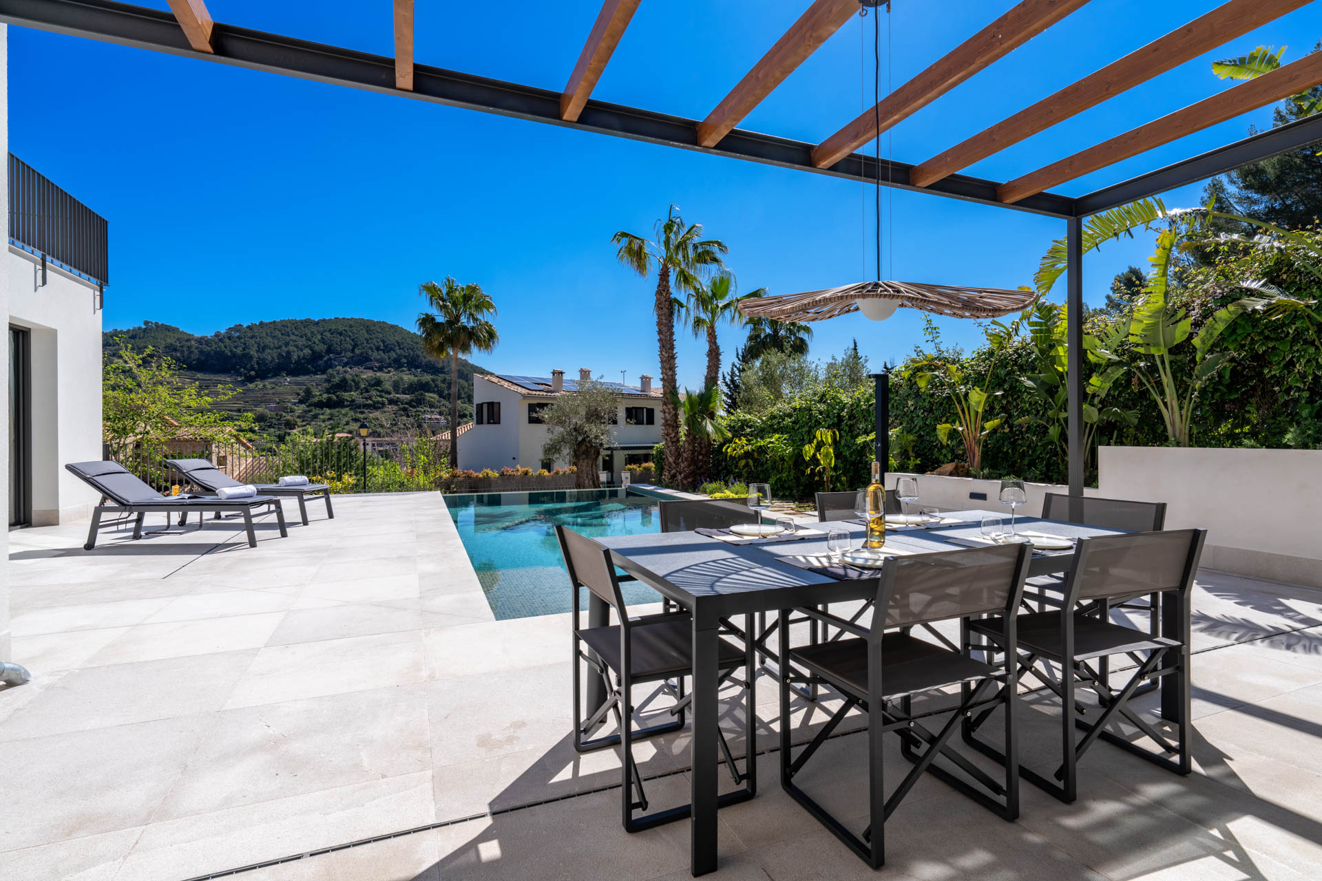 Terrasse mit Essbereich