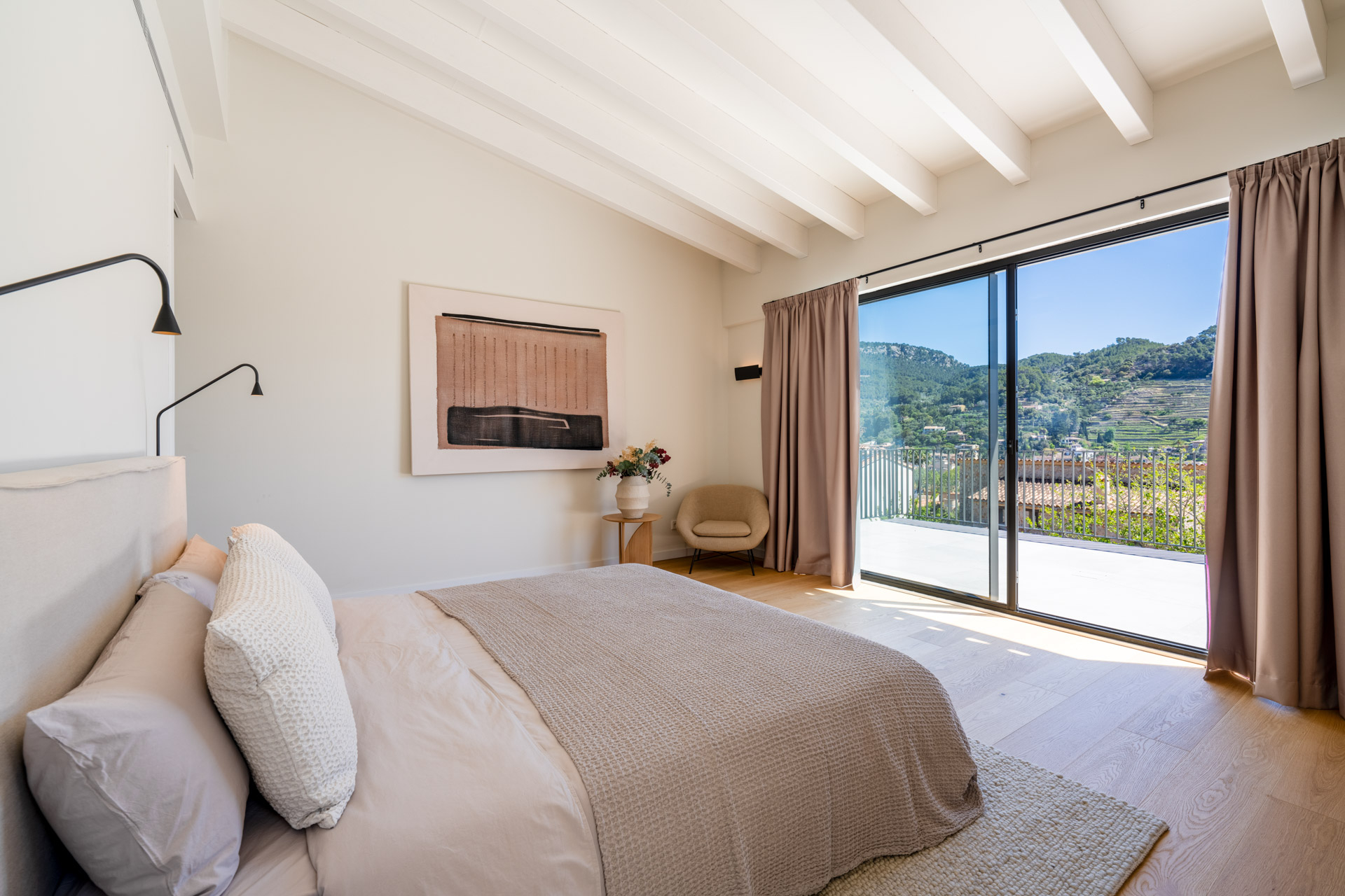 Schlafzimmer 1
