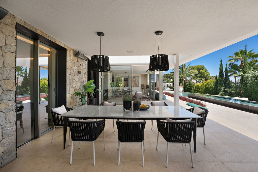 Terrasse mit Essbereich