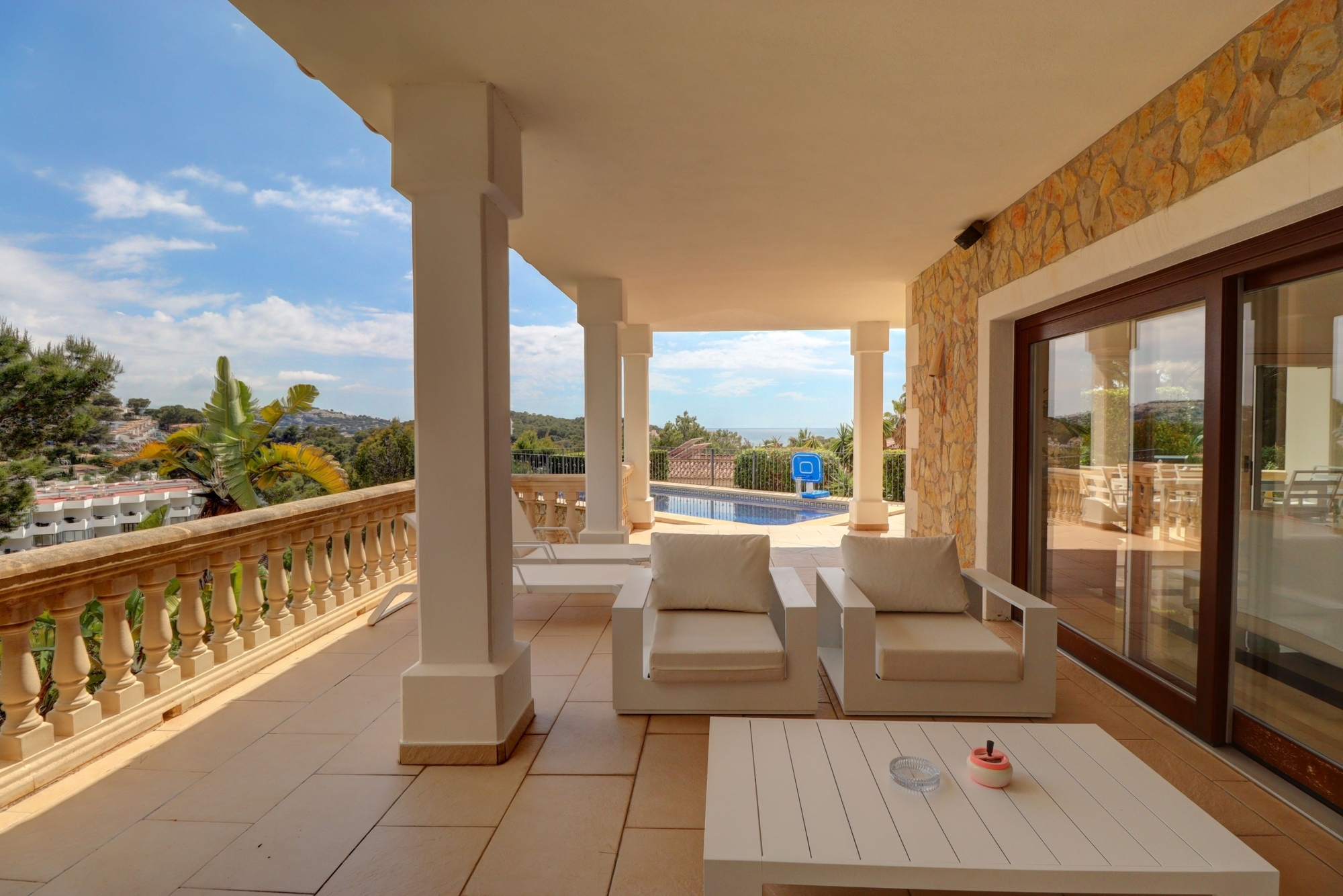Überdachter Terrassenbereich